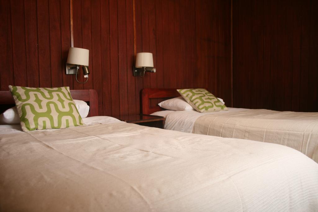 Hostal Del Sur Punta Arenas Exterior photo